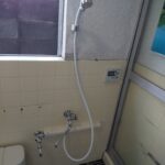 施工中：シャワー水栓取り付け後 カクダイ366-331-W,7042