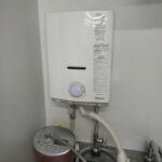 施工前：壁掛け小型電気温水器設置場所