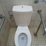 作業するトイレ全体