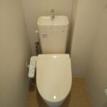 TOTO 腰掛式タンク密結形防露便器 CFS367BPVJ、ウォシュレットBV2 TCF2223E取付