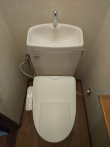 さいたま市中央区でTOTOピュアレストQRとウォシュレットを設置したトイレ
