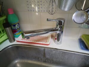 鴻巣市赤見台でTOTO TKS05301Jへ交換した台所水栓