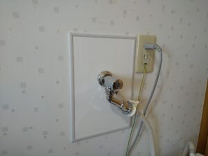 さいたま市岩槻区でTOTO TW11GRの露出型洗濯機専用水栓へ交換した完成後の様子