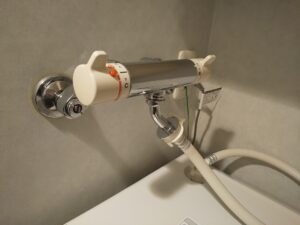 港区港南で水漏れしていた交換前のTOTO製洗濯機専用水栓
