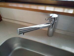 さいたま市岩槻区でTOTO TKS05301Jへ交換した台所水栓