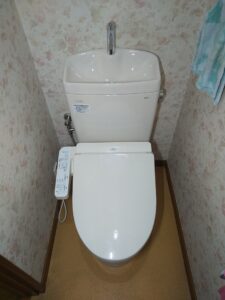 さいたま市岩槻区でTOTOピュアレストQRへ交換したトイレ