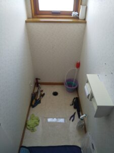 さいたま市岩槻区で既存トイレを撤去した施工中の様子