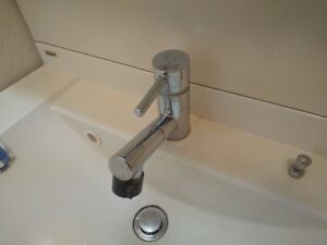 さいたま市見沼区で水漏れしていた交換前のPanasonic製洗面水栓