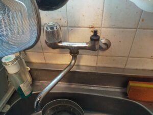 スピンドルパッキン劣化により水漏れしていた台所水栓