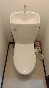 TOTO CS232BM・SH233BA・TC301を設置したトイレ交換工事後の写真