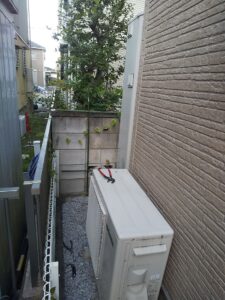 さいたま市北区で交換前の東芝製エコキュートヒートポンプユニット