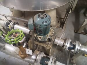 さいたま市岩槻区で水漏れしていた交換前のテラル製循環ラインポンプ
