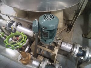 テラル SLP2-25-5.15を設置した循環ラインポンプ交換後の写真