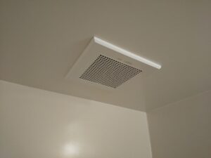 三菱 VD-10ZFLC14を設置した浴室換気扇交換後の写真