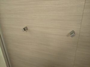 さいたま市緑区で破損していたユニットバス内のタオル掛け