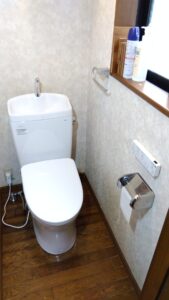 足立区弘道でTOTO ピュアレストQRへ交換後のトイレ