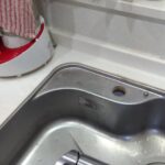 さいたま市西区で既存台所水栓を取り外した後のシンク取付穴