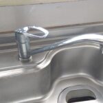 富士見市渡戸の水漏れしていた台所水栓交換前