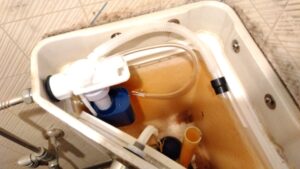 さいたま市岩槻区のトイレタンクに取り付けたカクダイ製マルチボールタップ662-312