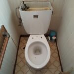 さいたま市南区で便座を取り外した後のTOTOトイレ