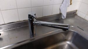 さいたま市南区で交換したTOTO台所水栓TKS05301J