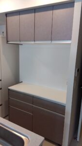 朝霞市本町で設置した吊戸棚と下台収納付きキッチンカップボード