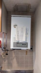 さいたま市大宮区で水漏れにより交換するイトミック製の壁掛型電気温水器