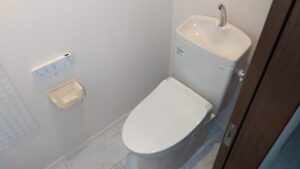 TOTO CS232B・SH233BA・TCF8CKM01を設置した交換後のトイレ